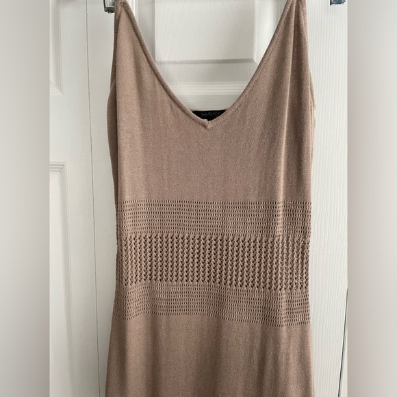 Bobi body con midi dress in taupe. - Picture 3 of 6